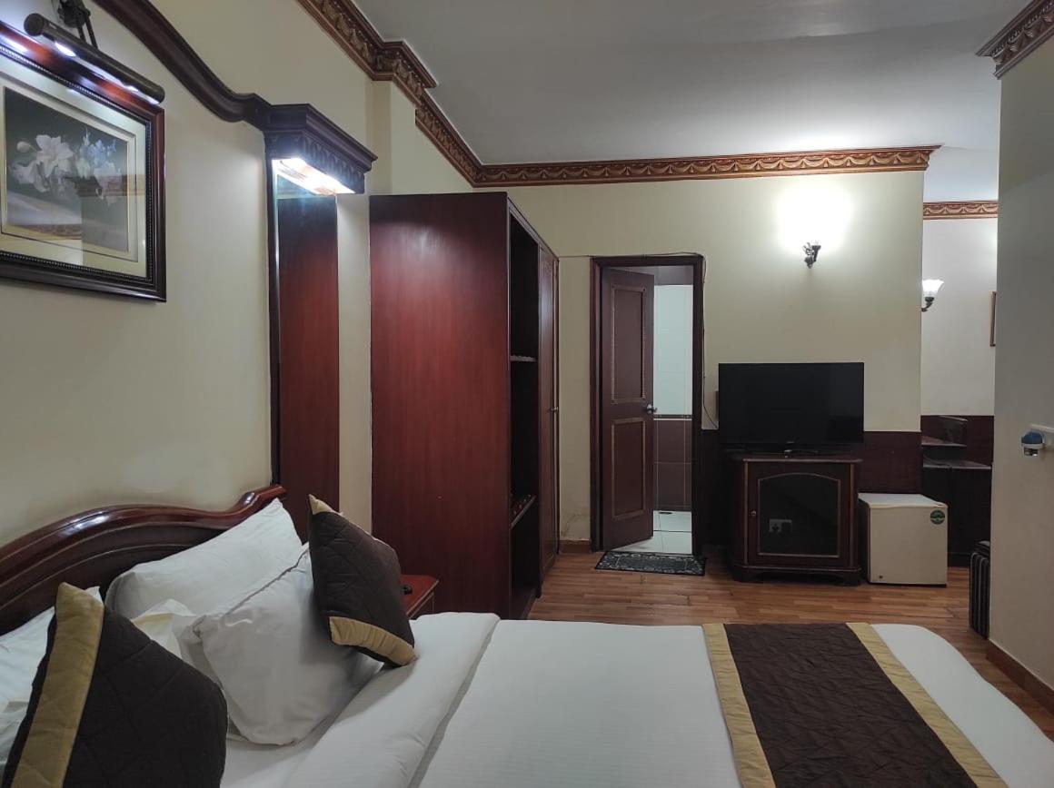 Hotel Melrose Inn Aligarh Ngoại thất bức ảnh